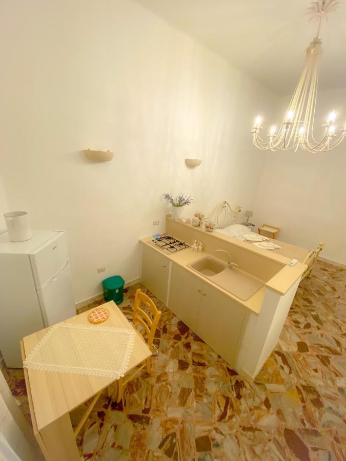 La Casa Di Nonna Sisina Villa Mola di Bari Bagian luar foto